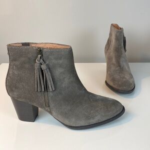 Vionic Suede Leather Madeline Heeled Ankle Boots Greige (Grey/Beige) Size 11